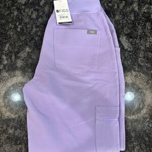 BNWT Figs Scrubs - high waisted in petite XS